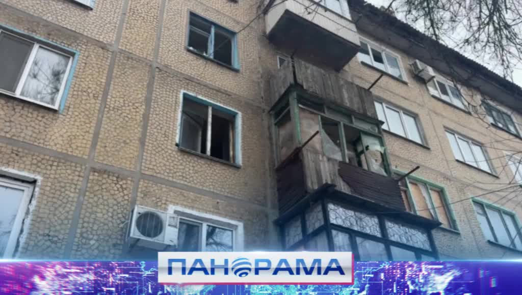 ⚡Под ударом жилые дома и общественные места! Дроны ВСУ атаковали города Республики смотреть онлайн