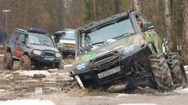 УАЗы ПОРВАЛИ НИВУ на бездорожье. ЖЁСТКИЙ ОФФРОАД с оффроуд монстрами.