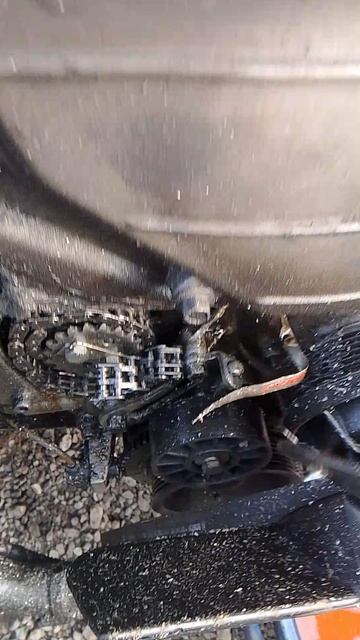 откуда течет масло?😀