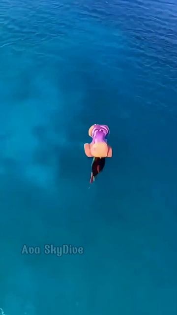 Отцепилась и полетела в море смотреть онлайн