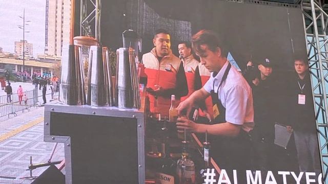 Конкурс барменов.Леонид.Бар FunToMass. AlmatyFoodFest. смотреть онлайн