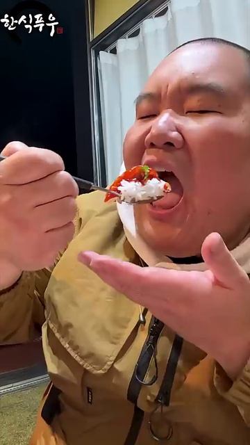 Мукбанг по Корейски, кушаем и наслаждаемся. Эпический пир. Рыбалка плюс Корейская еда смотреть онлайн