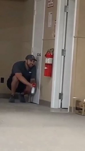 Розыгрыш с неожиданным гудком! 😂 Умора дня!