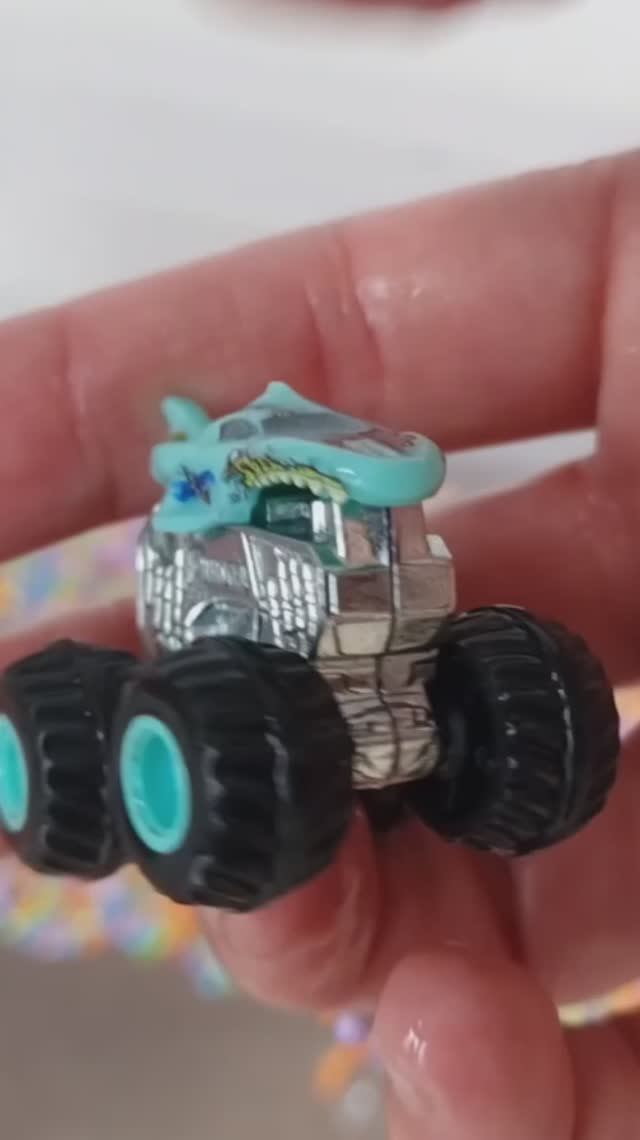 Монстр Траки HotWheels/Хот Вилс - Мультики про машинки смотреть онлайн