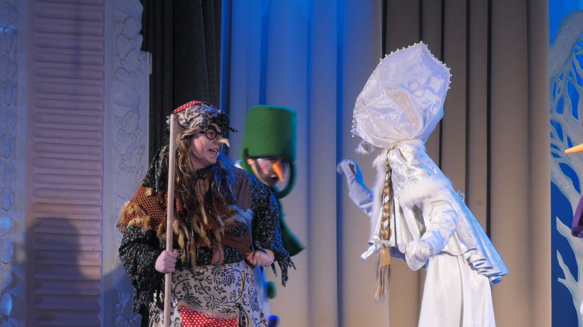 Одаренных детей поздравили на новогодней елке смотреть онлайн