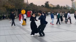 Девушка Танцует С Парнями Класс Чеченская Лезгинка 2025 Lezginka ALISHKA Chechen Dance Baku Bulvar