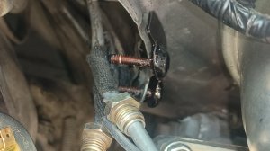 Крепежа трубок топливных ВАЗ 2107 инжектор.