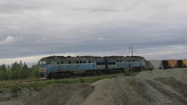 Как следует обходить вагоны, стоящие смотреть онлайн