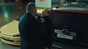 СашаТаня. Гена на парковке поднял Комарова «за грудки» и объяснил ему, что Саша не гей