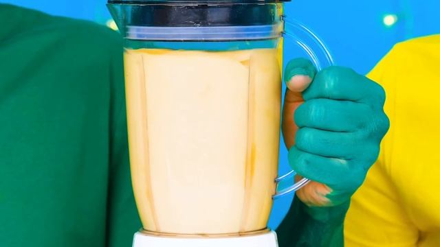 24 Часа Едим Еду Одного Цвета Челлендж | Смешные Ситуац? смотреть онлайн