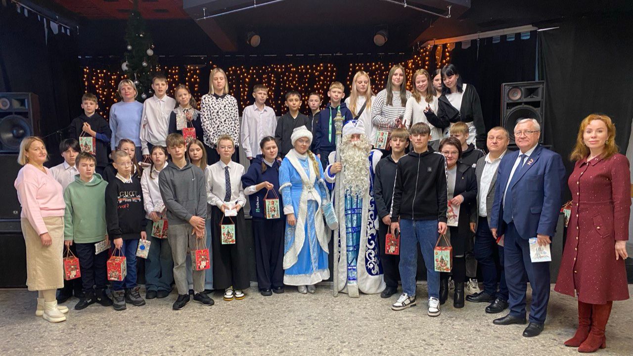 2025.12.22  Новогодние игрушки