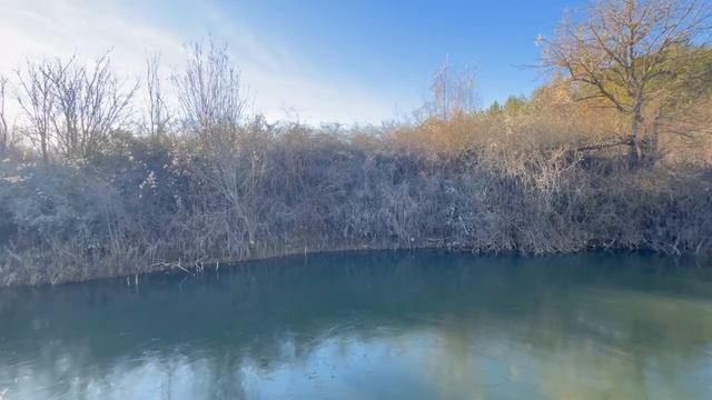 Идем смотреть искусственный пруд, который прилагается к этому участку! село Мраморное!