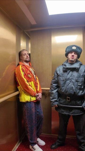 Неудачно застрял.. 👀🙃