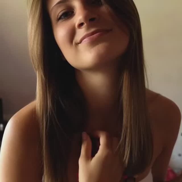 cute girl kissing смотреть онлайн