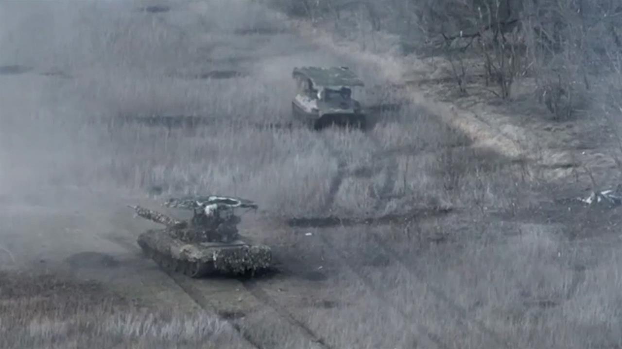 Российские военные расширяют полосу безопасности в Харьковской области. смотреть онлайн