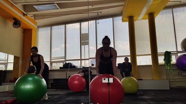 Тренировка с фитболом часть 2 смотреть онлайн