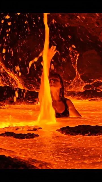 Купание девушки в лаве смотреть онлайн