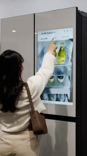 Холодильник ищет смартфон #самсунг #samsunggalaxys25ultra #galaxys25 #galaxys25plus #galaxys25edge смотреть онлайн