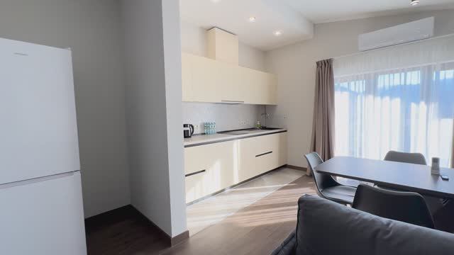 Обзор номера Премиум Люкс в апарт-отеле Ламонт со стильными апартаментами, чудесной СПА-зоной и кафе