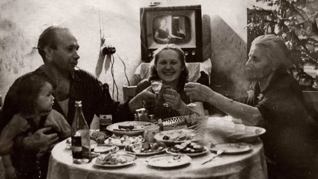 Как встречали Новый год в СССР - Новогодние традиции смотреть онлайн
