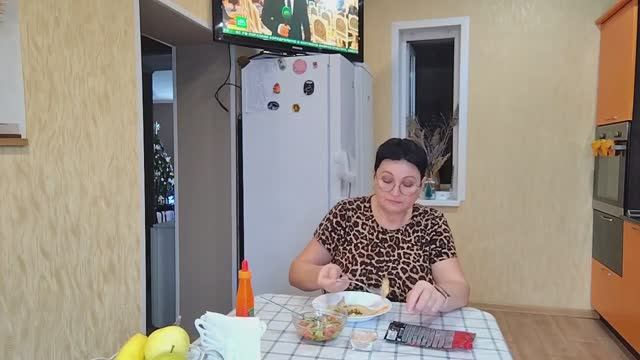 ОТВАРИЛА СЕБЕ НА ОБЕД ВАРЕНИКИ/НА УЛИЦЕ ПОТЕПЛЕЛО! смотреть онлайн