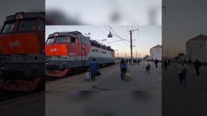 Череповец, прицепка электровоза ЧС4Т-417 к фирменному поезду «Шексна»