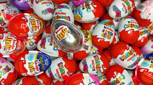 Увлекательное видео | Распаковка серебрянной конфеты Kinder Joy и 500 конфет Kinder Surprise