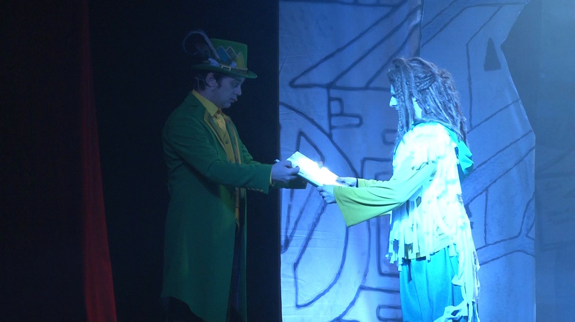 Музтеатр открыл праздничный сезон спектаклем «Снежная Королева» смотреть онлайн