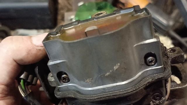 Тойота Королла 100 троит , при нажатии педали глохнет. Нет запуска.👀 смотреть онлайн