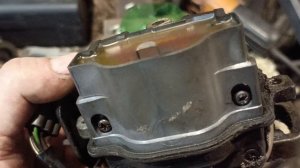 Тойота Королла 100 троит , при нажатии педали глохнет. Нет запуска.👀