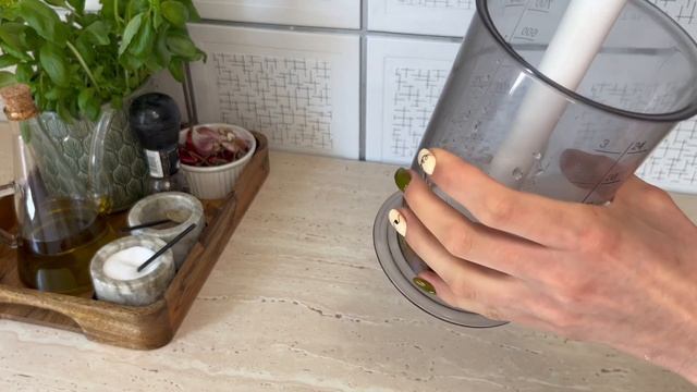 ЗАКУСКА ИЗ ПОМИДОРОВ И ТВОРОЖНОГО СЫРА | Bon appétit смотреть онлайн