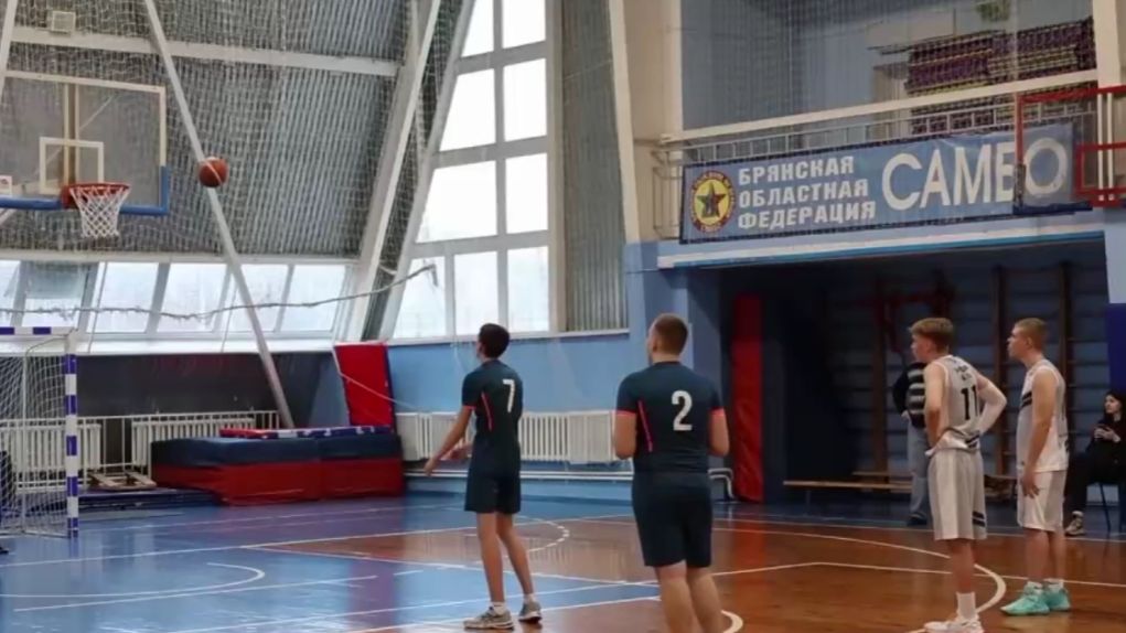 Фиджитал-спорт набирает популярность: турнир по баскетболу прошёл в Клинцах смотреть онлайн