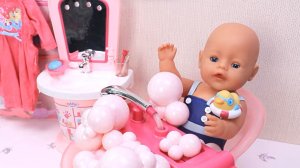 Куклы Пупсы Бэби Борн на прогулке