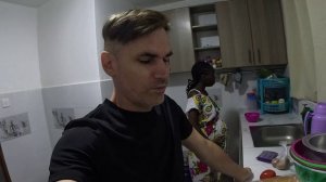 АНН В КЛИНИКЕ ПО МЕСТУ ВЕДЕНИЯ БЕРЕМЕННОСТИ, АФРИКА НАЙРОБИ