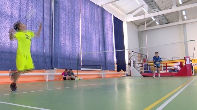 Кубок Деда Мороза по бадминтону смотреть онлайн