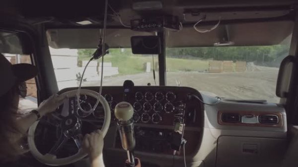 Поездка на PETERBILT 379 внутри кабины