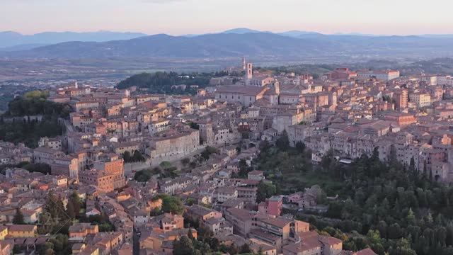 Новогодние каникулы с каналом «365 дней ТВ» – 2 января смотреть онлайн