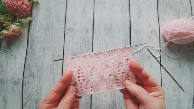 Очаровательный узор поворотными рядами. смотреть онлайн