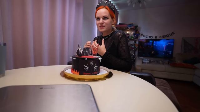 Заказала торт в АЗБУКЕ ВКУСА для фанатки ПАНК РОКА смотреть онлайн