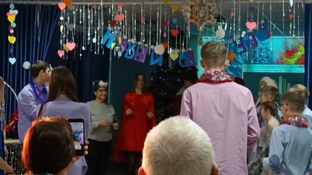 Ходила на праздник к Алине/ Праздник новогодний для детей. смотреть онлайн