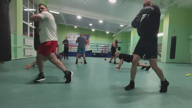 Круговая тренировка боксера 25.12.2025 смотреть онлайн