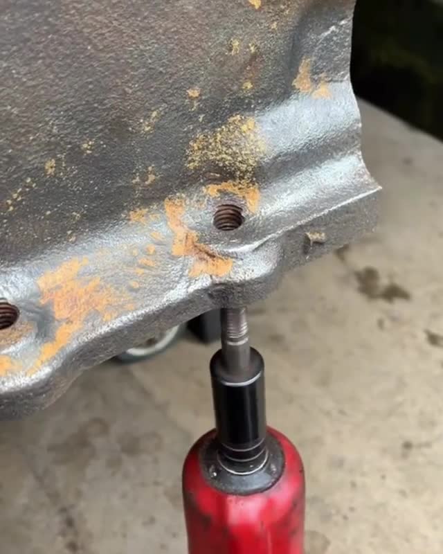 Вот так чистят старый двигатель. смотреть онлайн