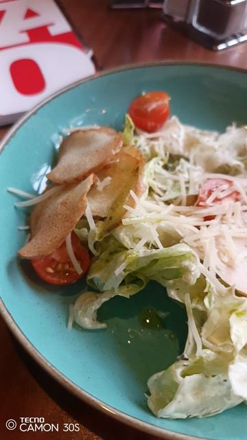 салат Цезарь