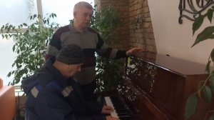 Гляжу в озера синие...🦢