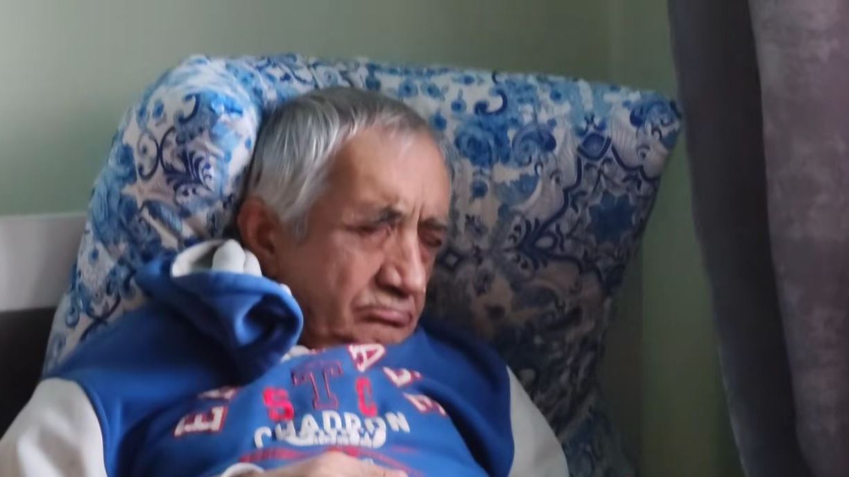 КУПИЛ СТАРИКАМ ПЕЧКУ А МЯСО ЗАБЫЛ смотреть онлайн