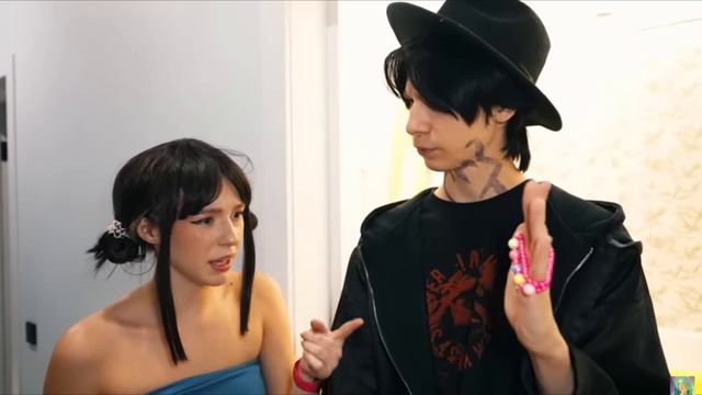 Попала в школу кей-поп дема хантрикс в реальной жизни смотреть онлайн