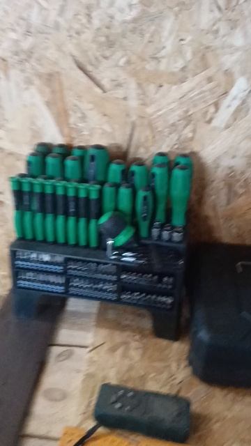 не красивый но зато честный обзор https://wibes.ru/clips/tovar-bombazakazyval-v-drugom-tsvete-ne-kra