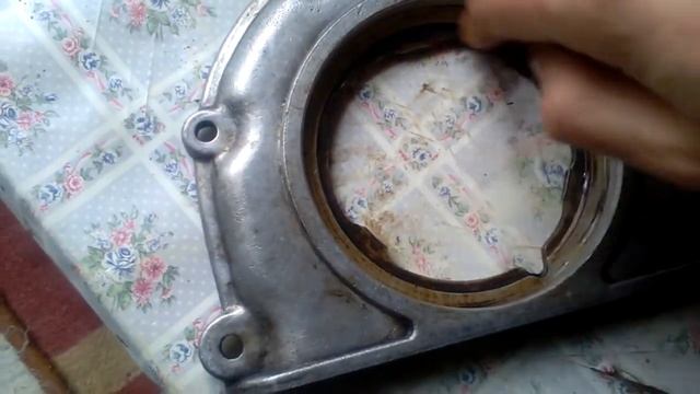 Ставим сальник в заднюю крышку