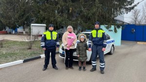 Жительница Белгородской области поблагодарила автоинспекторов,оперативно доставивших сына в больницу