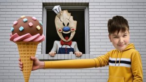 ЧТО ДЕЛАЕТ МОРОЖЕНЩИК В НАШЕМ ДОМА? РОМА И ХЕЛПИК